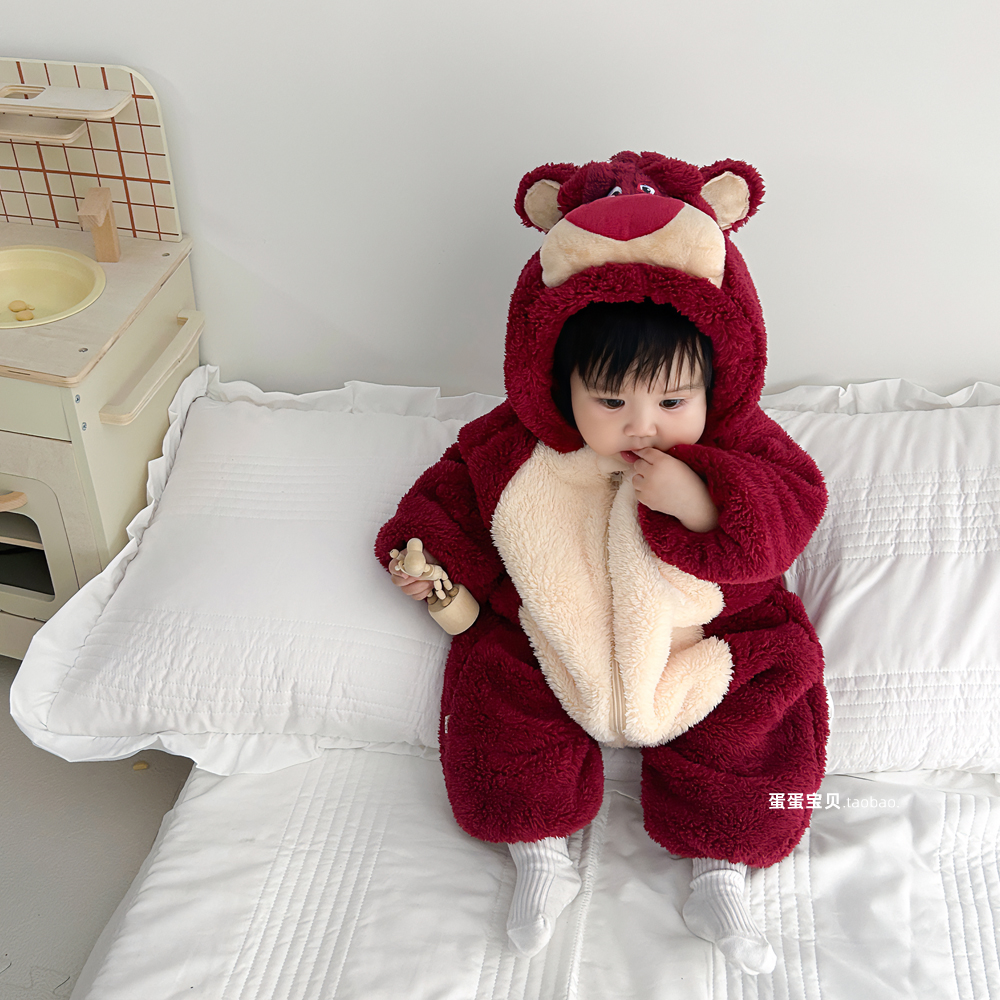 婴儿冬装宝宝衣服连体男女超萌可爱草莓熊加绒外出秋冬季外套洋气