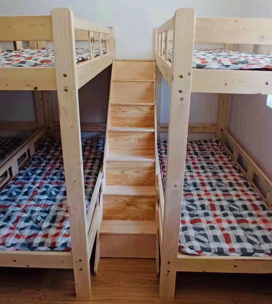 托管班全实木梯柜床步梯双层床幼儿园午托床，2张床和步梯为一套