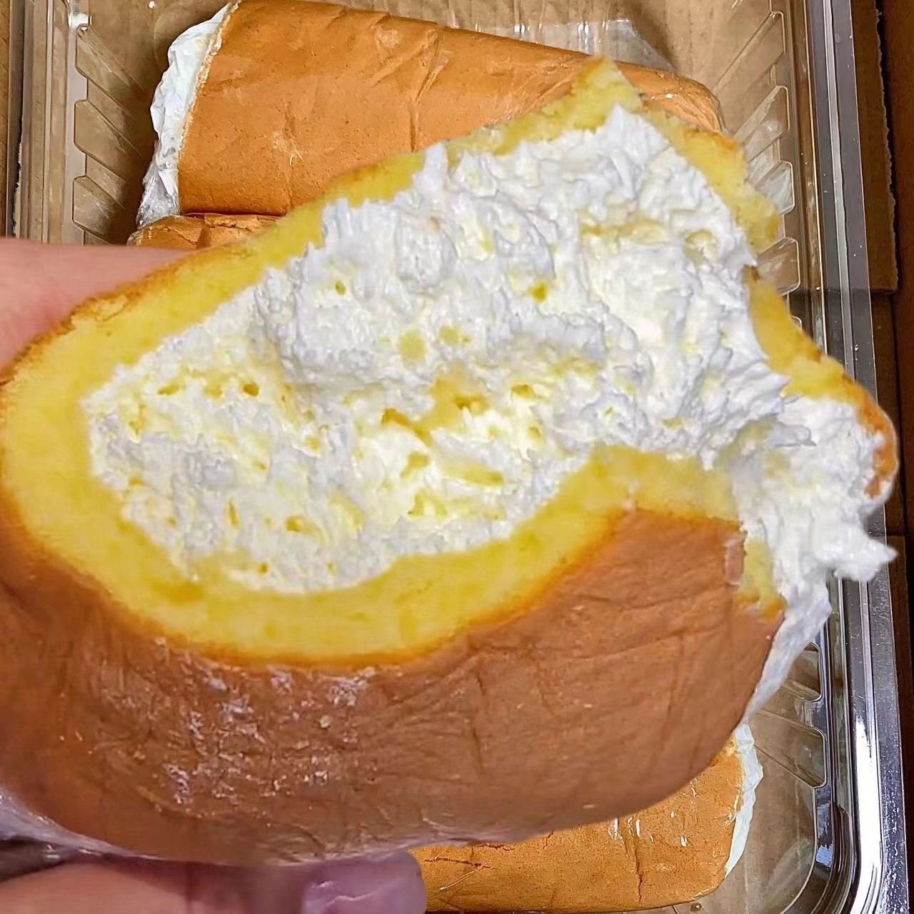 老式奶油卷蛋糕爆浆面包卷8090后童年回忆瑞士卷泡芙奶油蛋糕卷