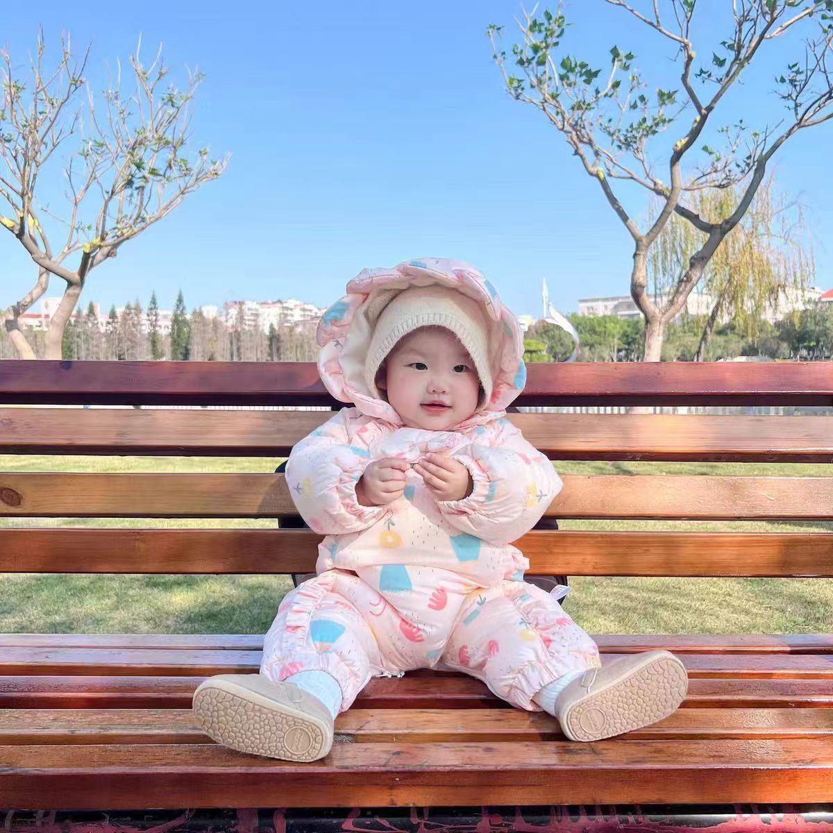 婴儿粉色小公主衣服冬季女宝宝羽绒服连体衣外出服加绒外套0一6月
