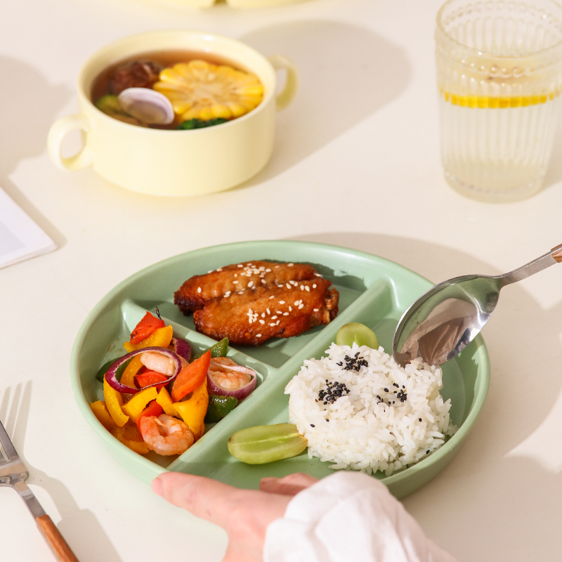日式创意分格减脂餐盘家用早餐餐具儿童陶瓷减肥定量盘子分隔餐盘