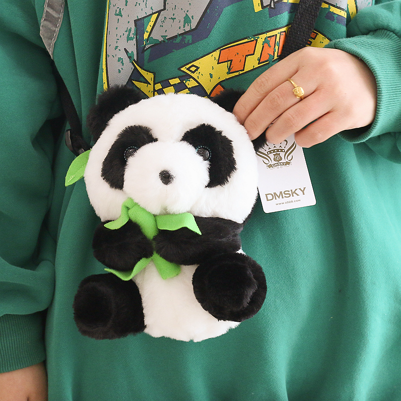 可爱抱竹大熊猫公仔毛绒儿童斜挎包单肩包零食包宝宝成都基地同款