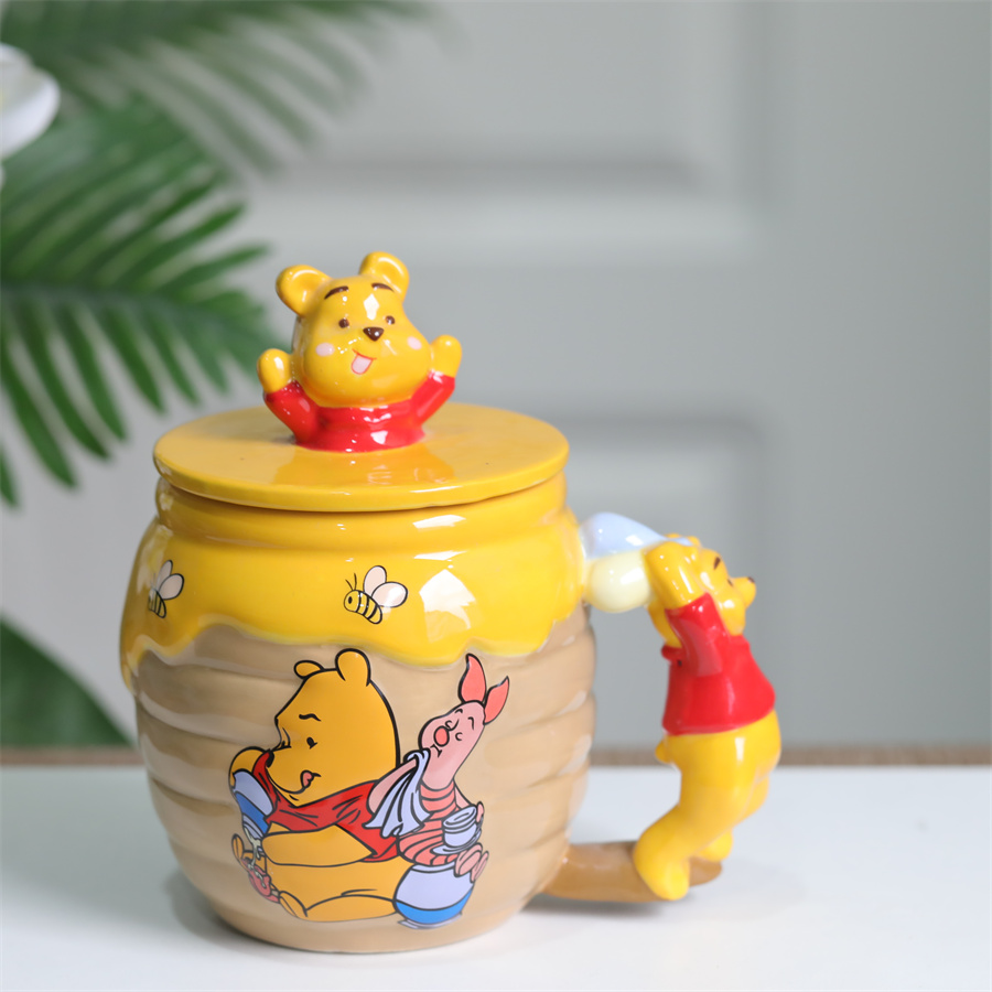 迪士尼维尼熊马克杯卡通带盖水杯大容量陶瓷杯子儿童牛奶杯咖啡杯