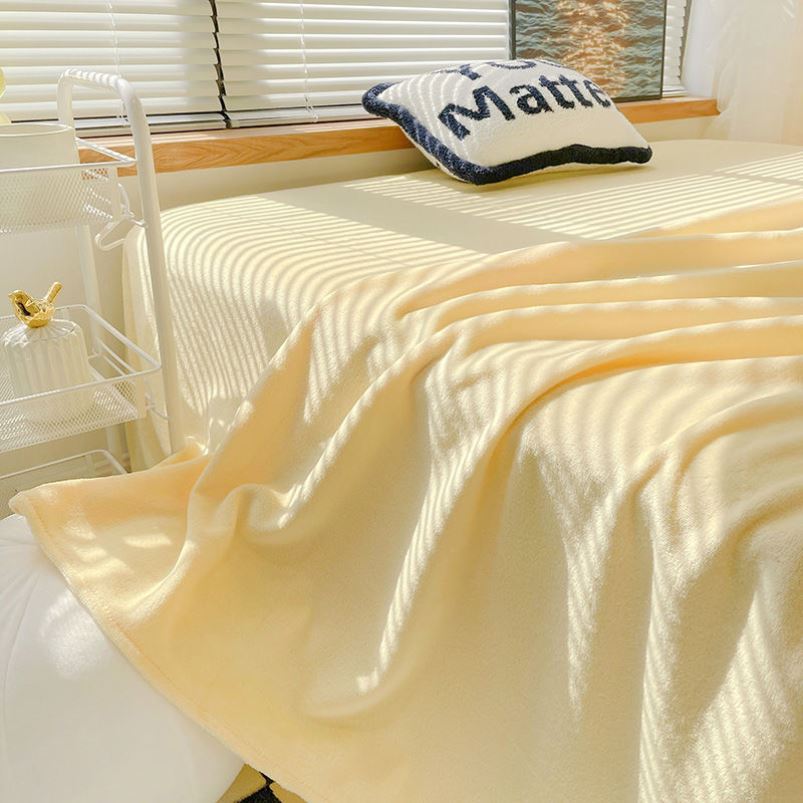 做被套的纯棉布料奶油色冬天牛奶绒床品加绒单人床单保暖被单学生