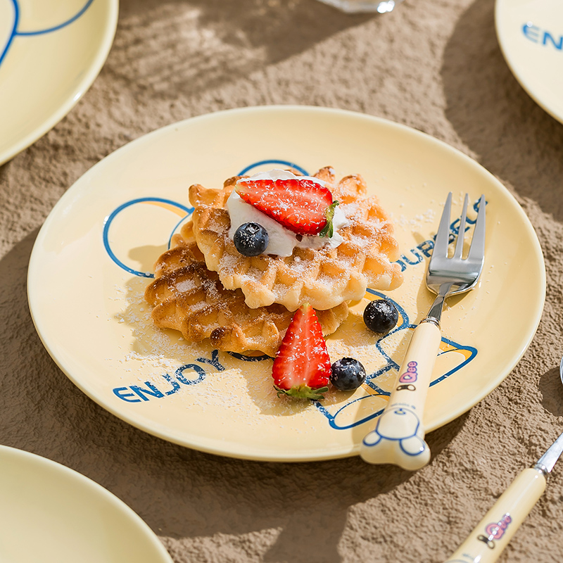 Qee卡通儿童奶油风系餐具小学生日式陶瓷盘子水果牛排西餐餐盘