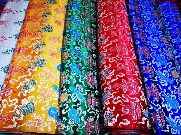 织锦缎藏式绸缎布料八宝花纹图案佛堂装饰民族服饰面料花边辅料