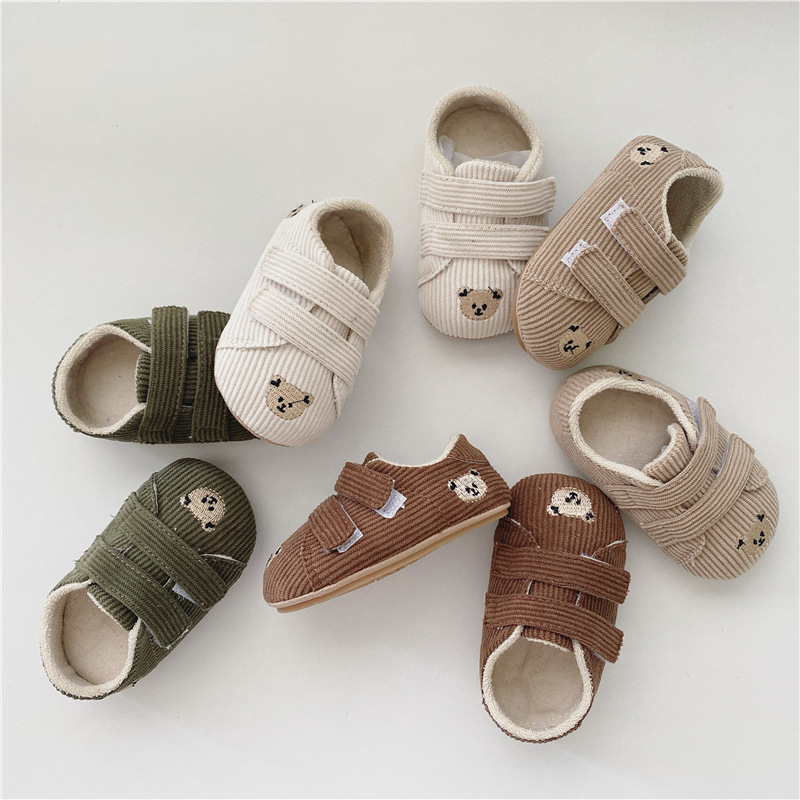 婴儿鞋秋冬款0-2岁婴童软底防滑步前鞋宝宝绒内里保暖不掉跟鞋子