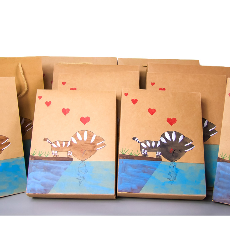 猫咪和鱼生日礼物女生复古牛皮纸盒围巾礼品袋包装盒手提袋子糖盒
