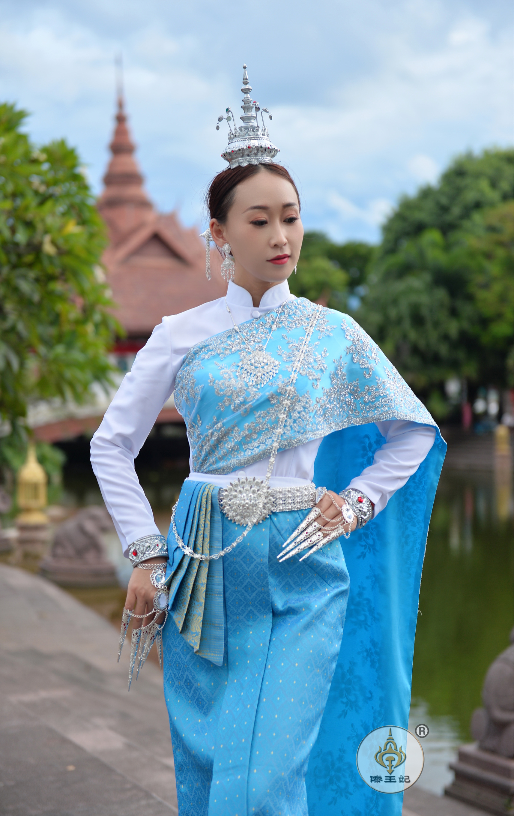 傣王妃服饰泰国传统服装女套装秋冬立领长袖长裙日常迎宾工作服