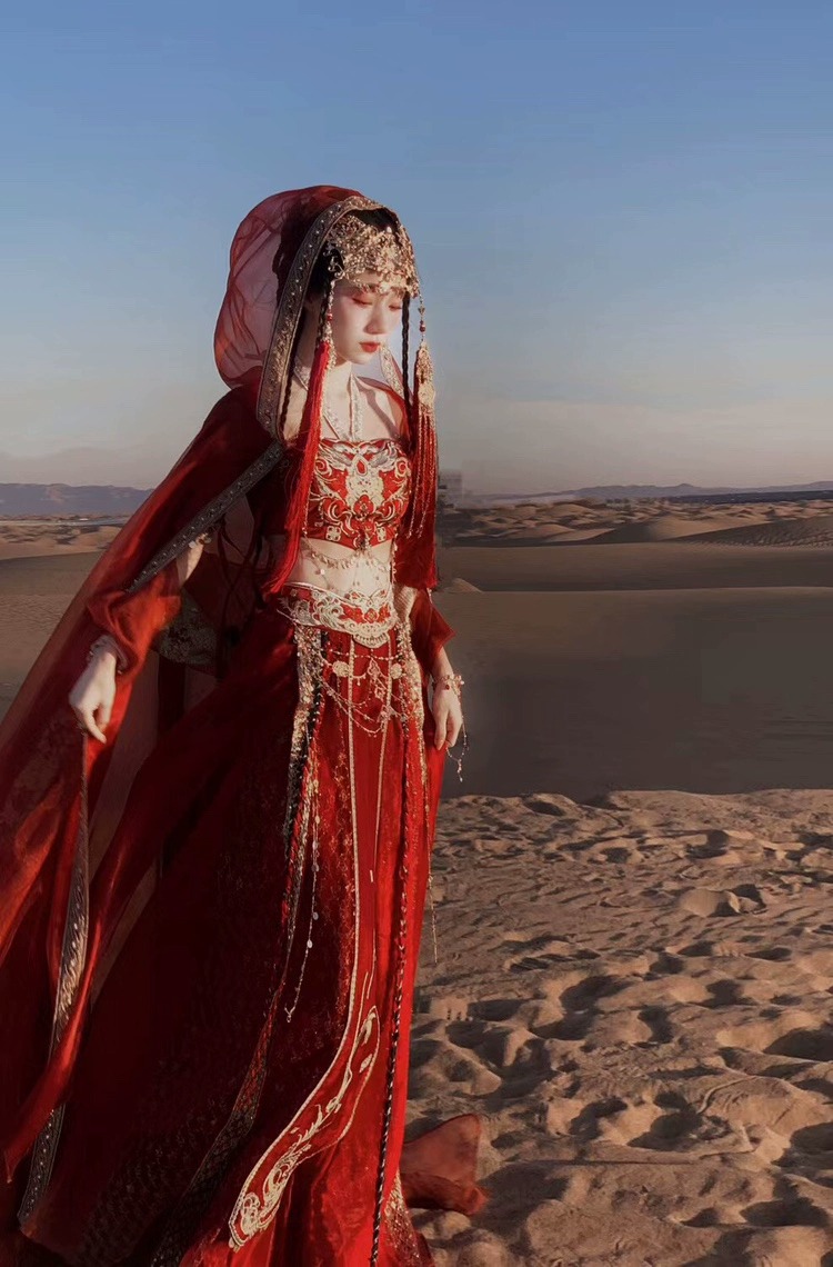 西域风情沙漠公主改良汉服女敦煌飞天神女古装全套异域风少女套装