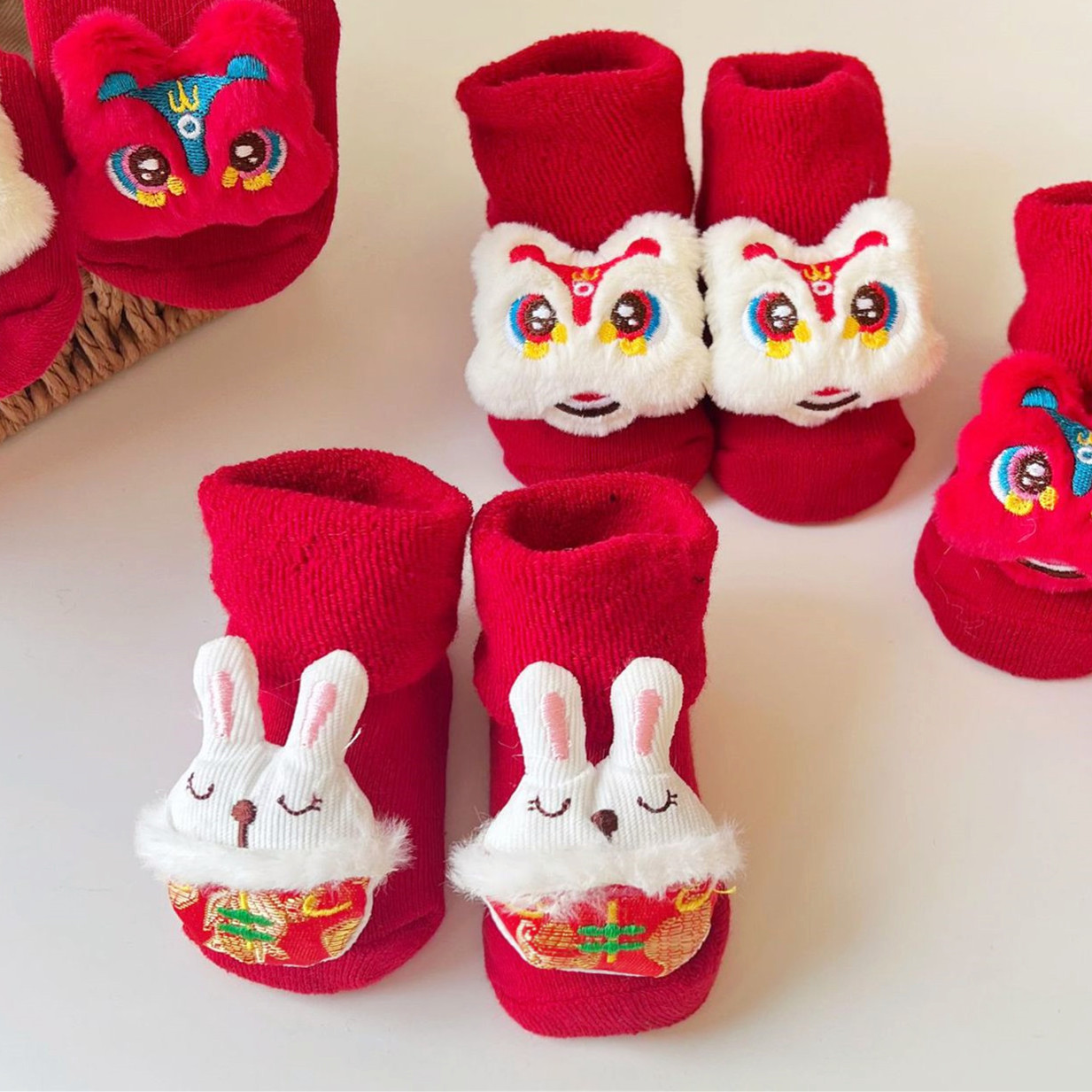 宝宝地板袜红色新生满月婴儿学步鞋袜中筒袜子秋冬毛圈加厚虎头袜