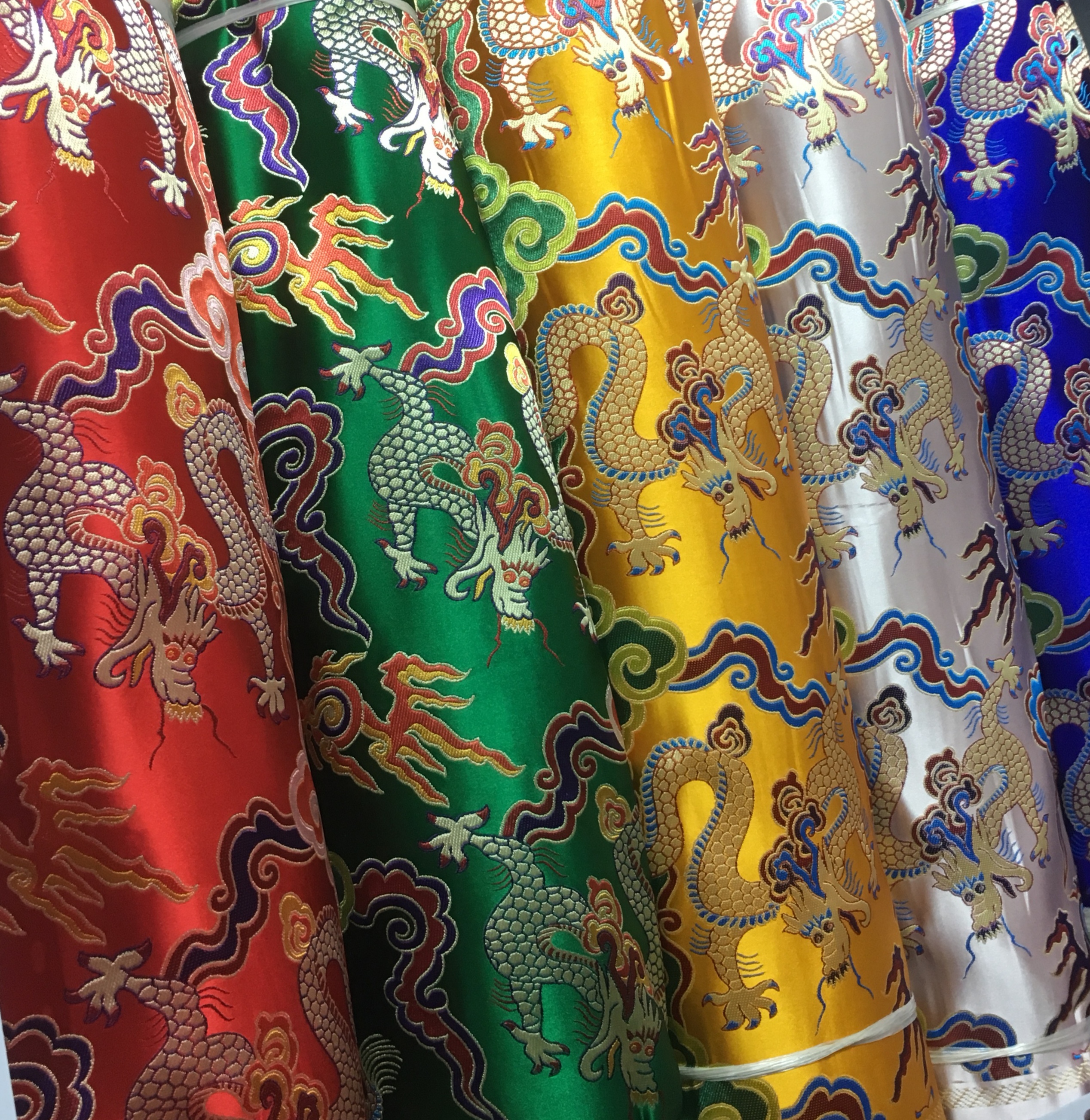 新品织锦缎藏式布料藏族蒙古族服饰古装舞台龙袍佛堂装饰龙纹绸缎