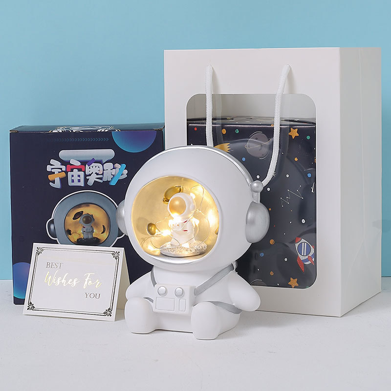 幼儿园开学礼物创意宇航员存钱儿童生日礼物卡通摆件储蓄