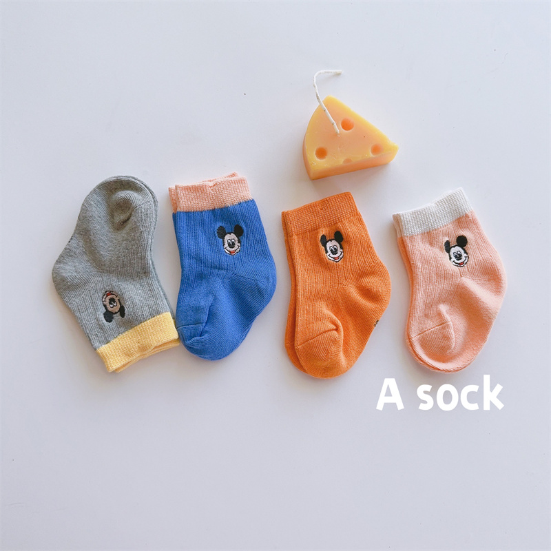 婴儿袜子刺绣米qi卡通可爱撞色短袜中筒袜棉袜学生袜男童女宝宝袜