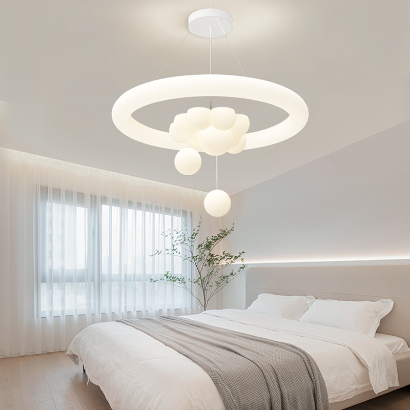 红品爱家气球客厅吊灯奶油风现代简约餐厅北欧2023新款主卧室灯具
