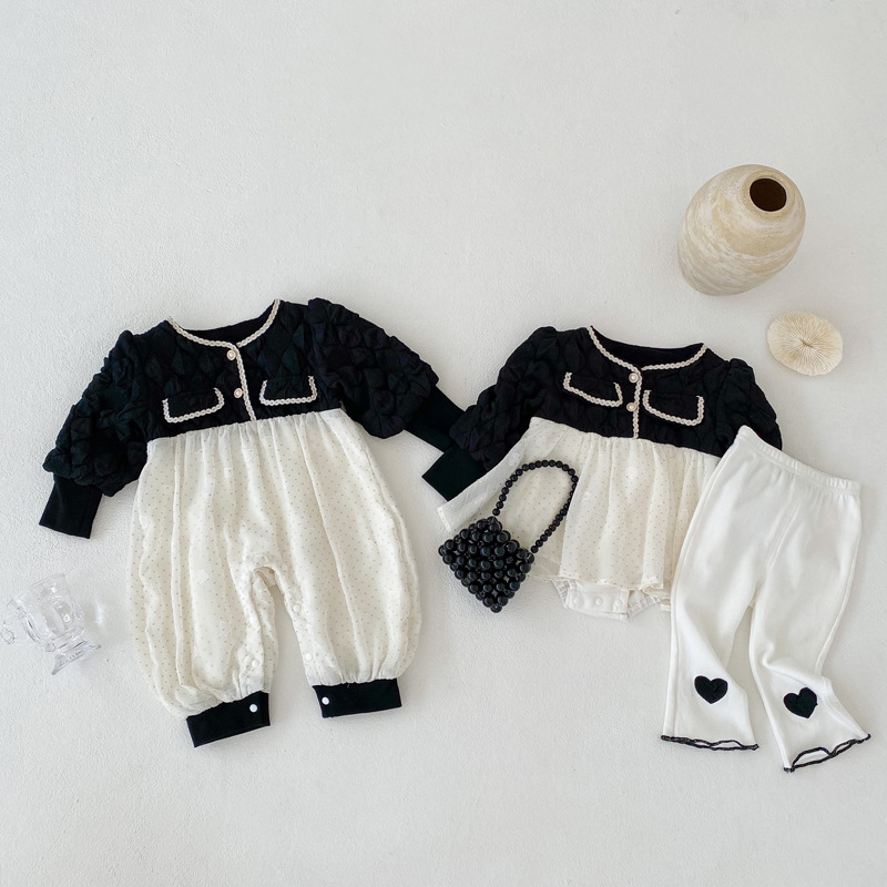 2022秋季新款婴儿哈衣套装黑白连体衣两件套公主小香风女宝宝衣服