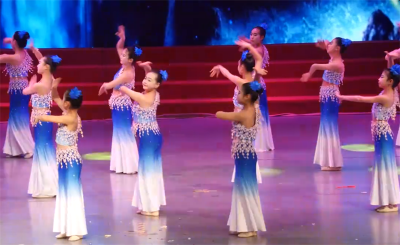 新款儿童傣族舞蹈水之灵演出服装女童艺考孔雀舞民族表演练功渐变