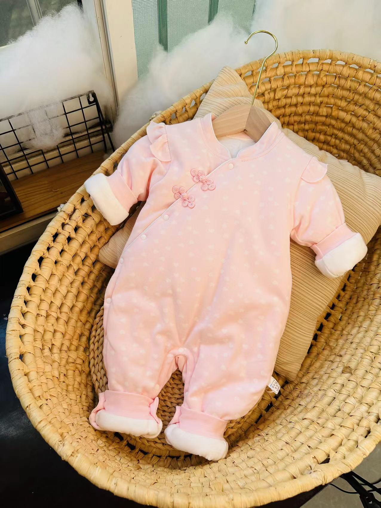 婴儿春装连体衣服童装棉衣新生儿宝宝抱衣婴幼儿春款装套装外出服