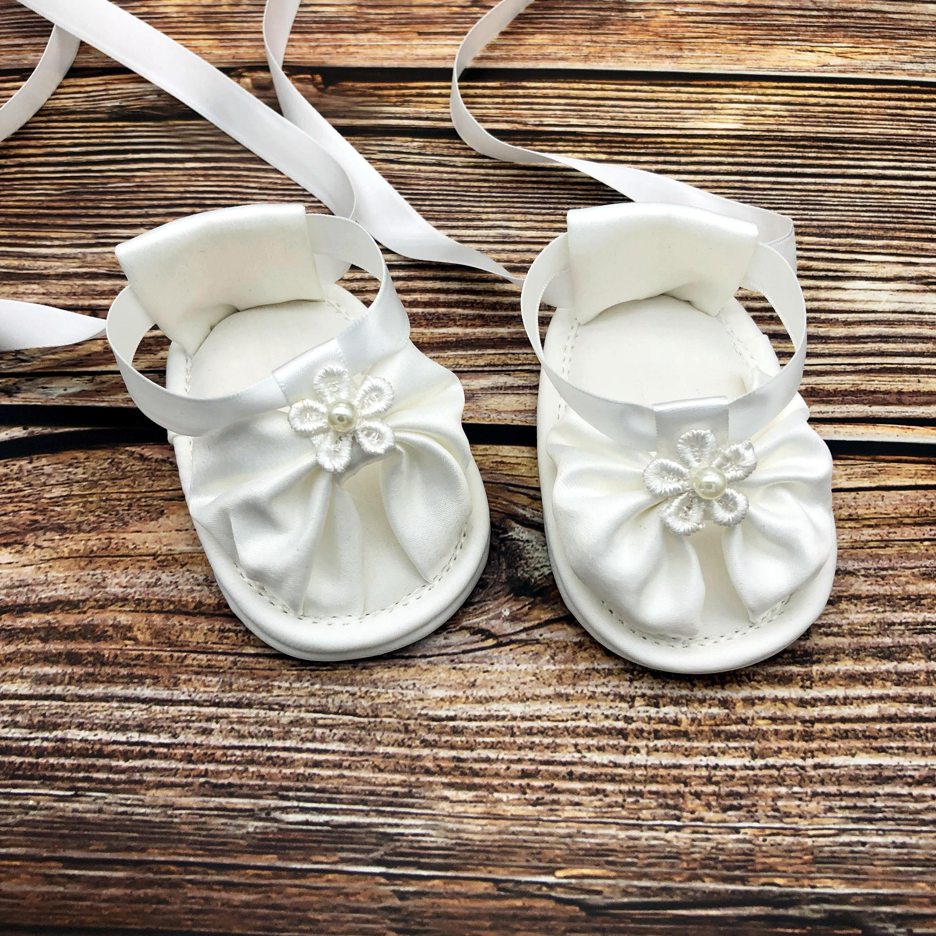 夏季女宝宝凉鞋软底步前鞋0-3-12个月婴儿薄款手工布鞋可爱透气