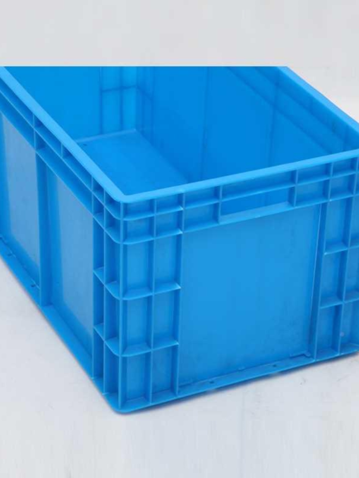 E8U433塑料物流周RGS转箱加欧厚标物流箱配蓝色带平盖物流箱汽塑