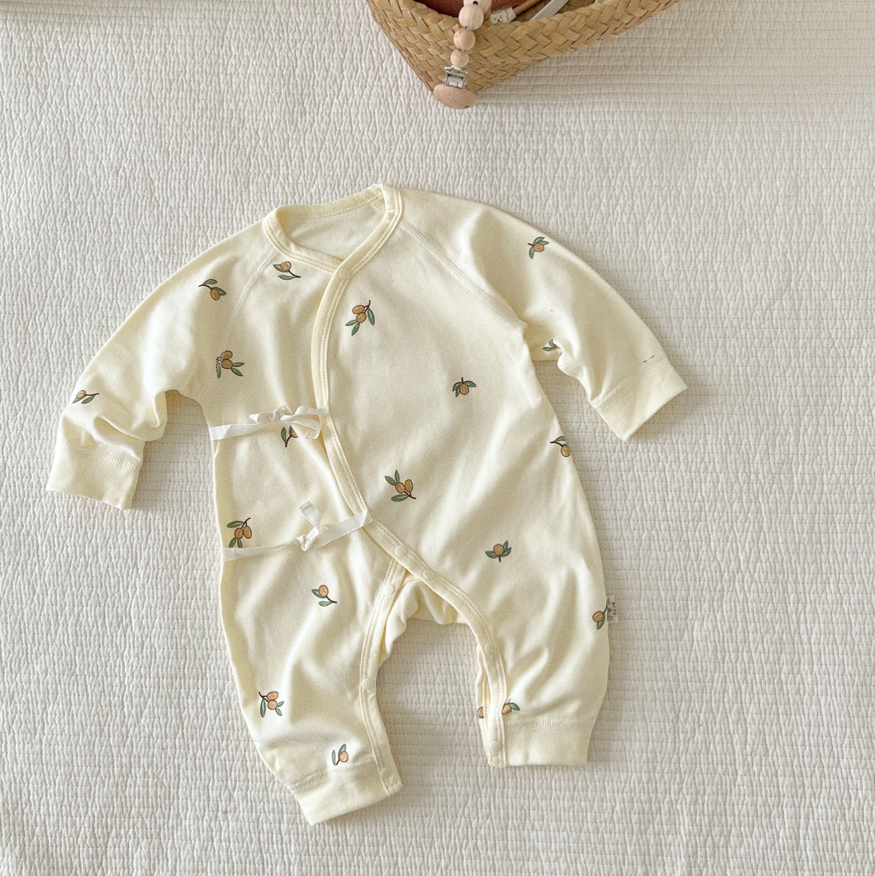 婴儿长袖连体衣冬季打底衣新生儿衣服春秋和尚服初生宝宝纯棉哈衣