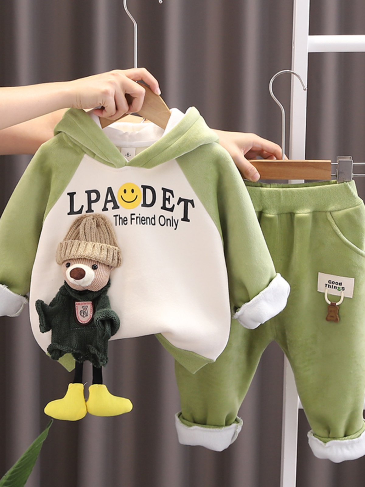 婴儿衣服冬季卡通运动加绒加厚长袖卫衣套装一周岁男宝宝两件套潮