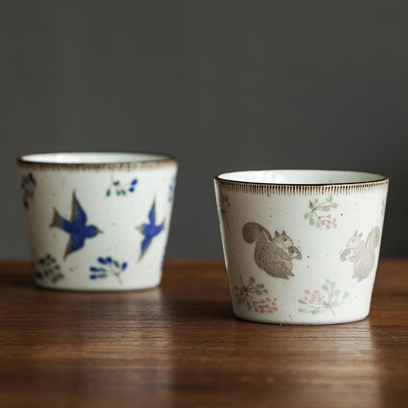 日本进口美浓烧陶瓷手握杯日式手工复古可爱陶瓷茶杯松鼠燕子礼物