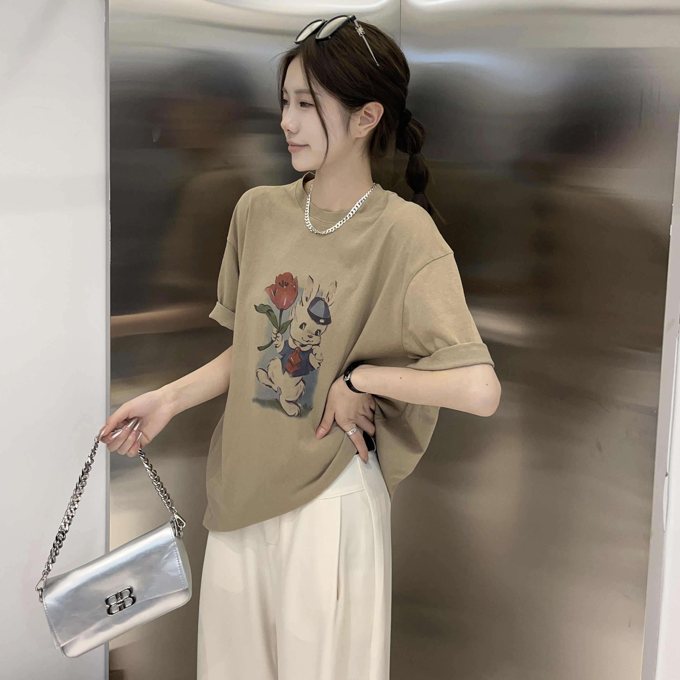 欧洲站2024春季韩版减龄学院风卡通兔子玫瑰花图案纯棉慵懒T恤潮