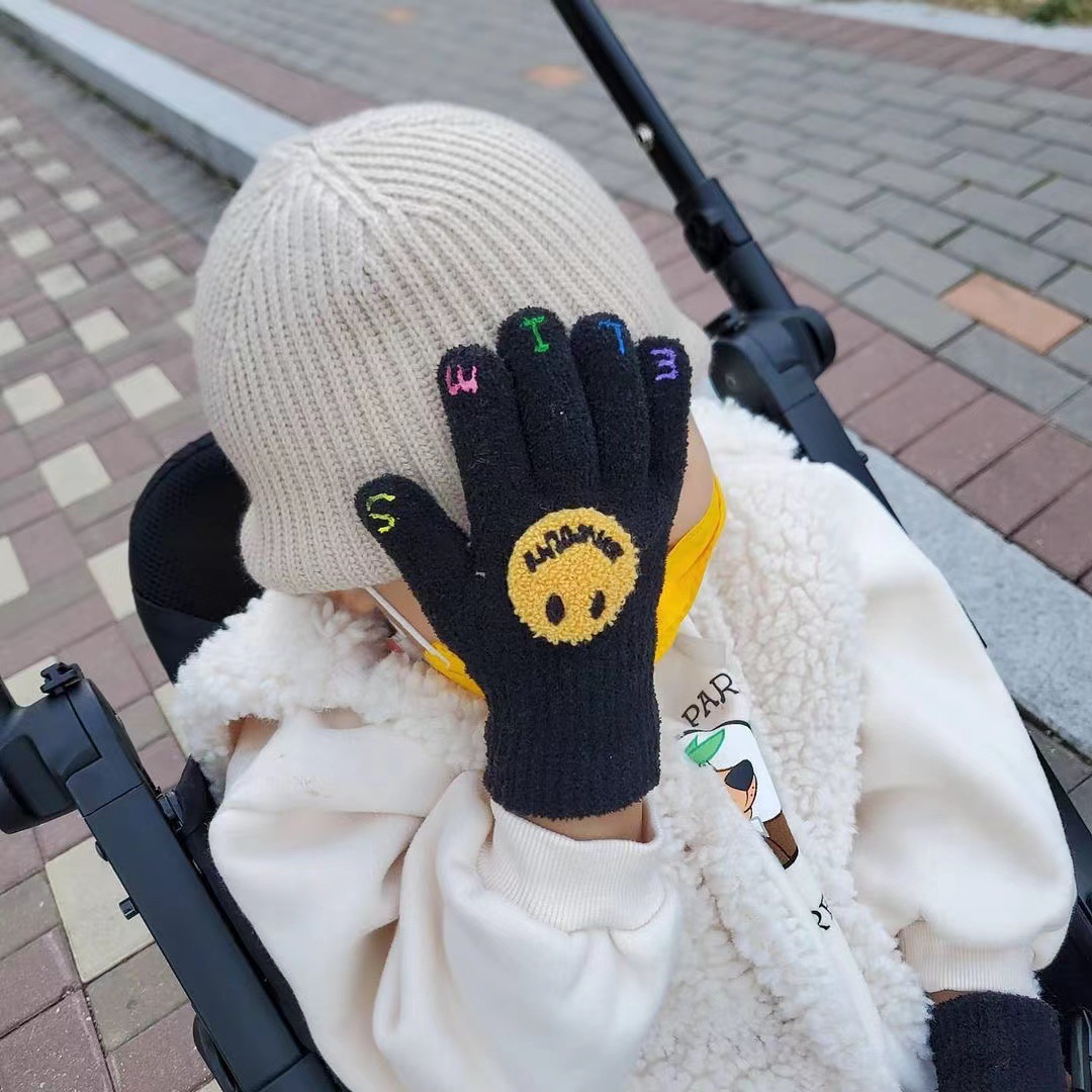 韩国ins冬季婴幼儿童可爱笑脸手套宝宝五指弹力保暖绒手套2-8岁