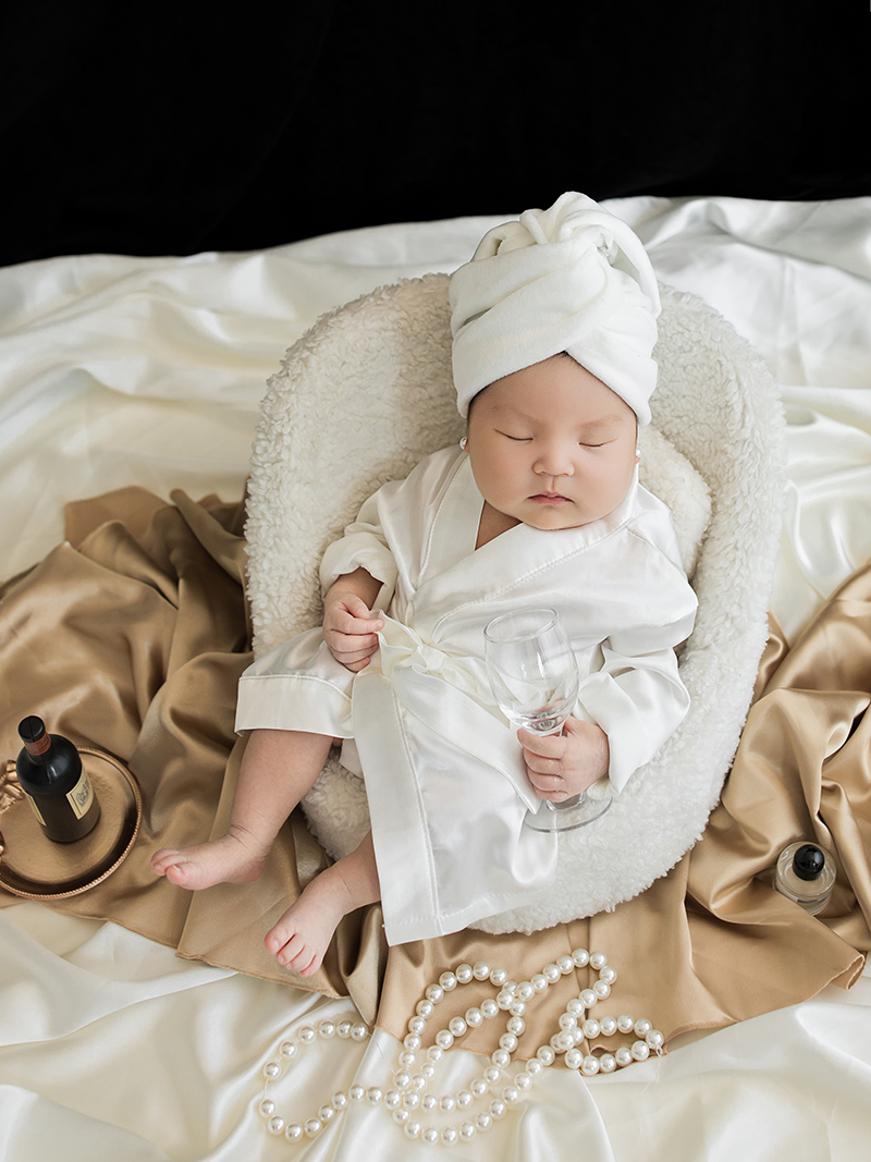 新生儿名媛风摄影拍照主题套装满月婴儿宝宝浴袍服装香水道具组合