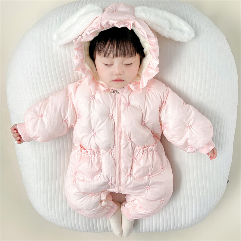 婴儿衣服冬装新生女宝宝连体衣满月加绒加厚夹棉哈衣周岁棉服冬季