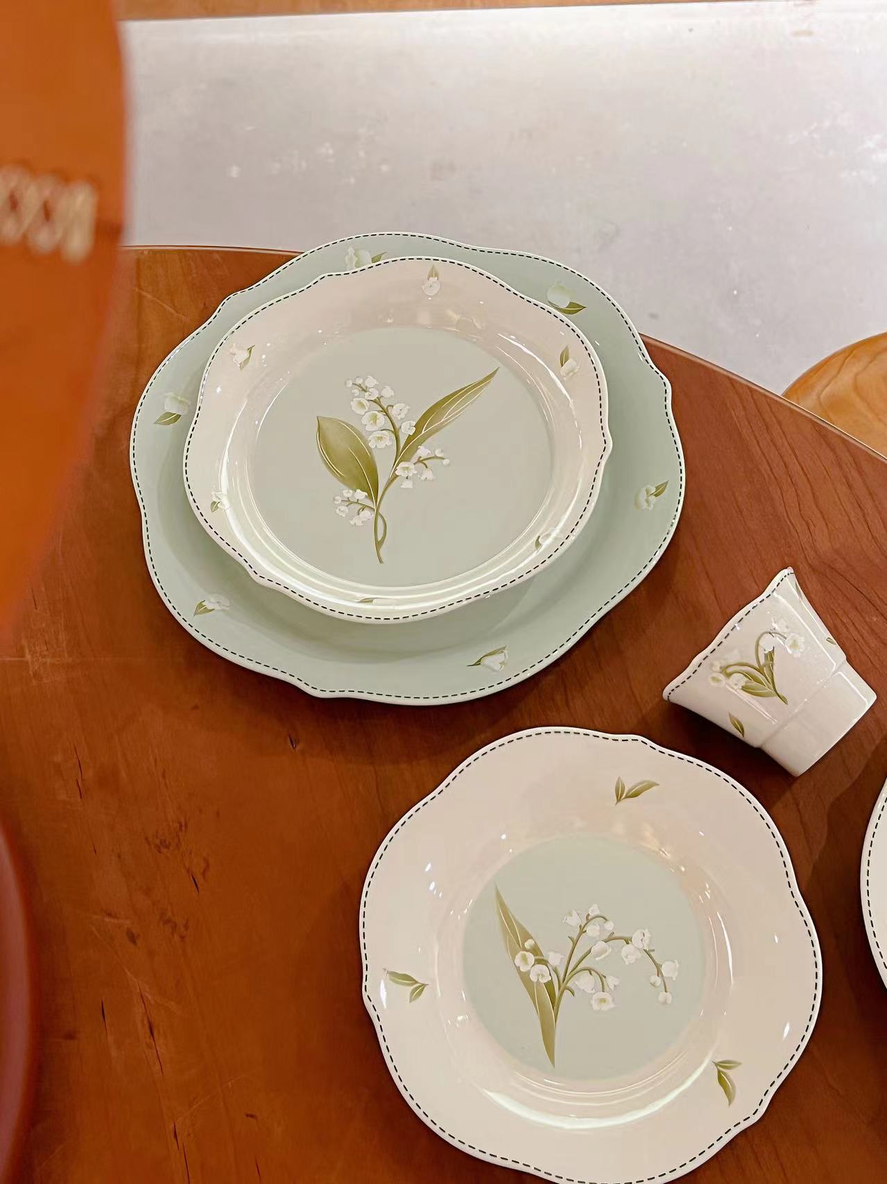 铃兰语餐具温柔家用碗盘套装铃兰花朵图案韩式饭碗蔡盘子面碗鱼盘