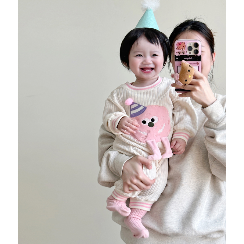 2024春装韩版婴儿可爱卡通长袖连体衣女宝宝针织休闲爬服外出服
