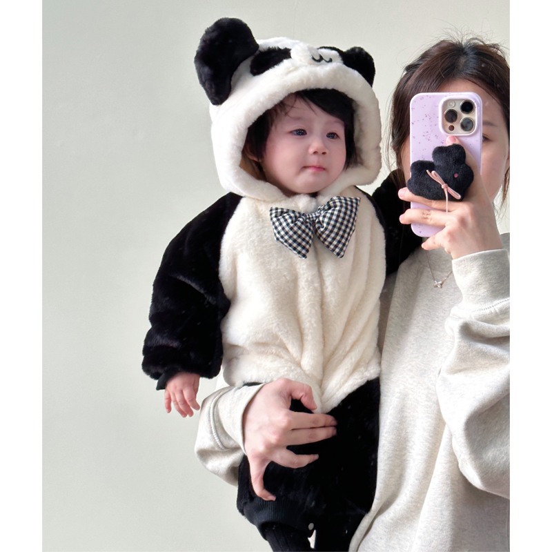 婴儿冬装可爱熊猫夹棉加厚毛毛连体衣男女宝宝外出保暖防风抱衣