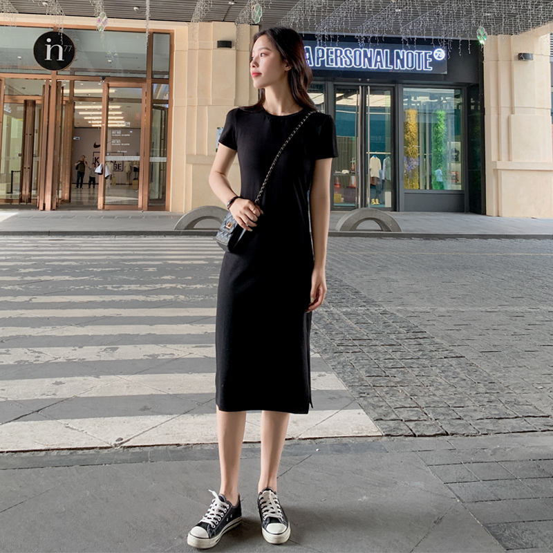 黑色连衣裙女夏设计感2024年新款赫本风小黑裙收腰显瘦法式开叉裙