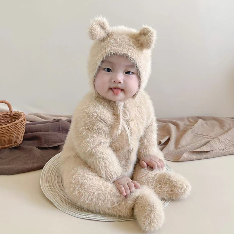 宝宝小熊连体衣新生儿婴儿秋冬装毛绒套装百天周岁搞怪服装爬爬服