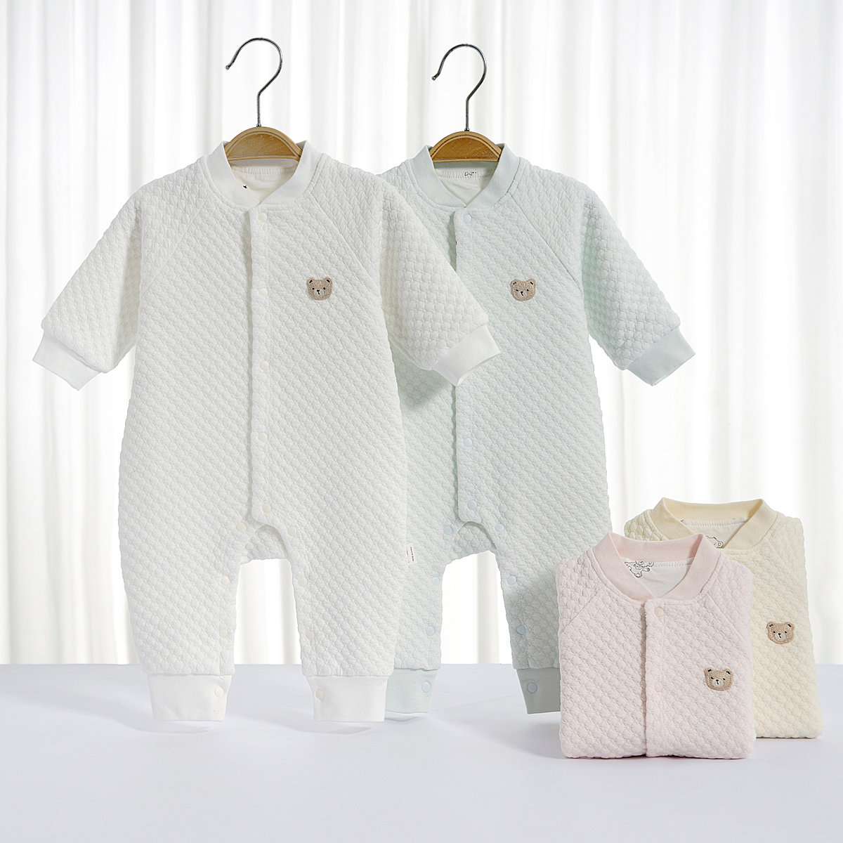 婴儿连体衣0-1岁春秋冬季立体棉保暖哈衣对扣夹棉爬服宝宝睡衣
