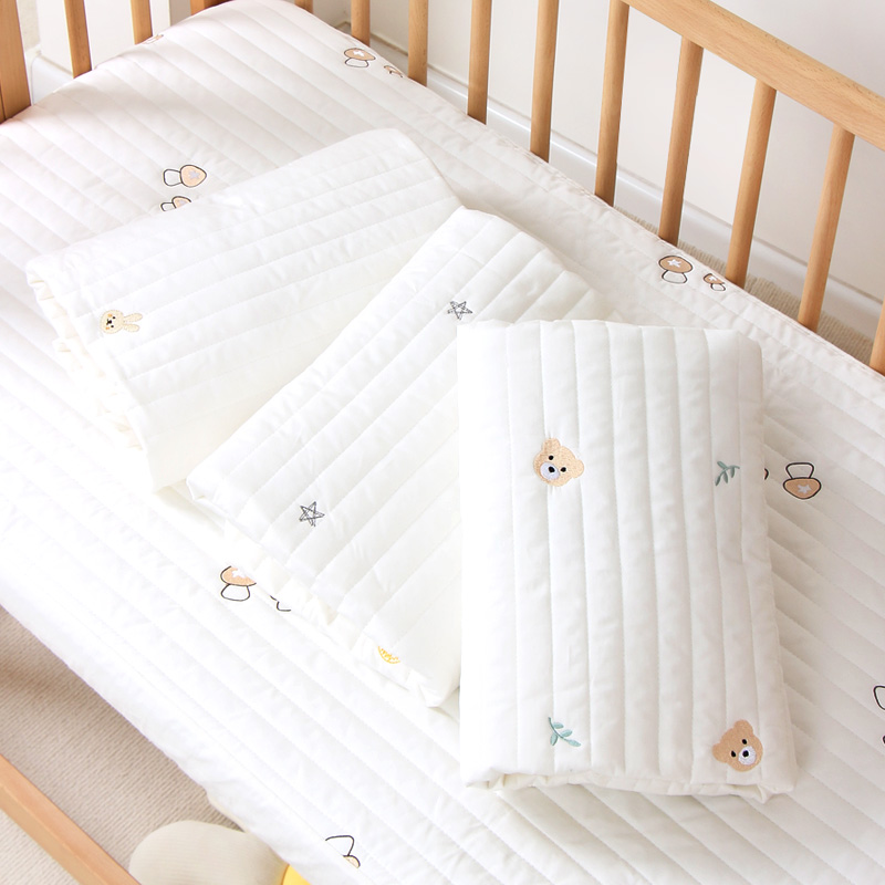 婴儿纯棉床笠a类夏季夹棉床垫套宝宝绗缝刺绣加厚床罩拼接床床罩