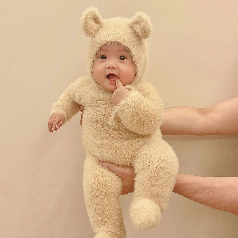 婴儿连体衣秋冬网红可爱小熊造型宝宝哈衣仿水貂绒外出包脚爬爬服