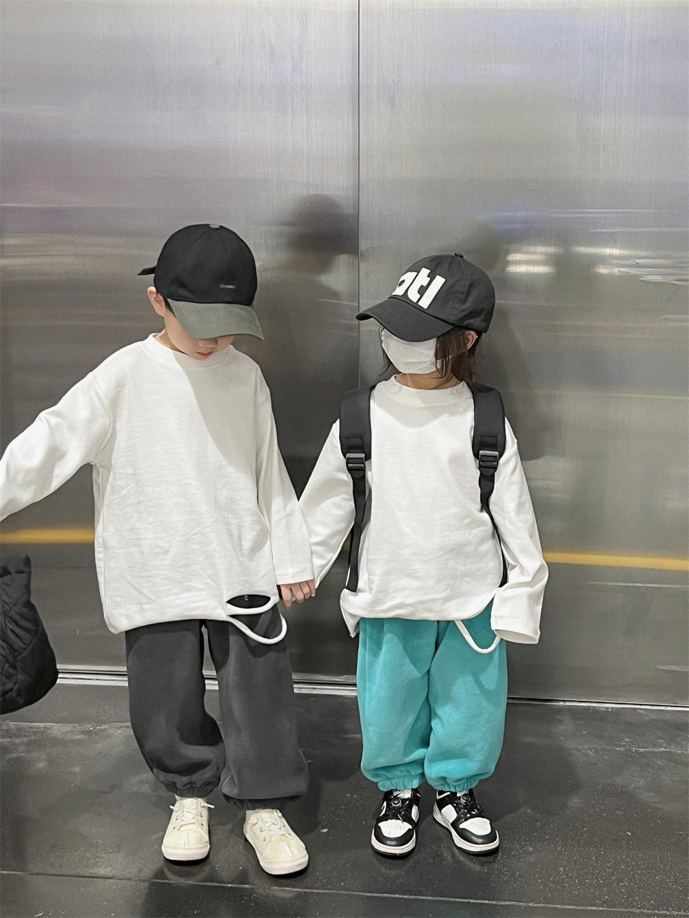 韩国秋冬男童磨毛加厚内搭衣 女童宝宝长袖T恤儿童白色破洞打底衫