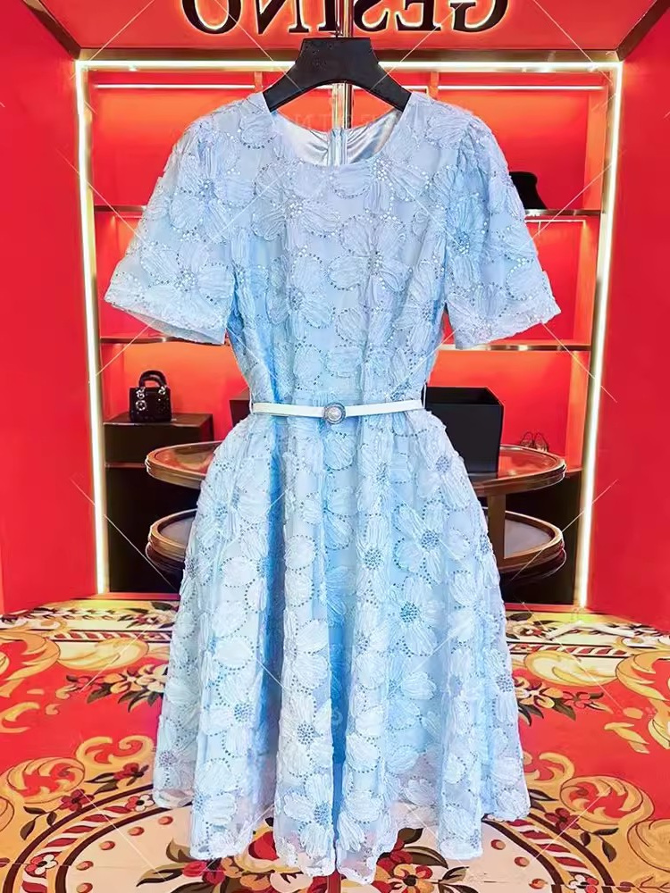 茶歇法式连衣裙女春季新款小个子独特超好看气质时尚蓝色印花裙子