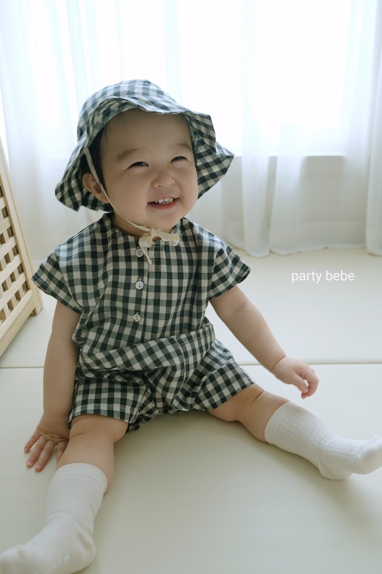 儿童夏季薄款韩版童装ins网红款婴儿格子爬服帽子两件套宝宝超萌