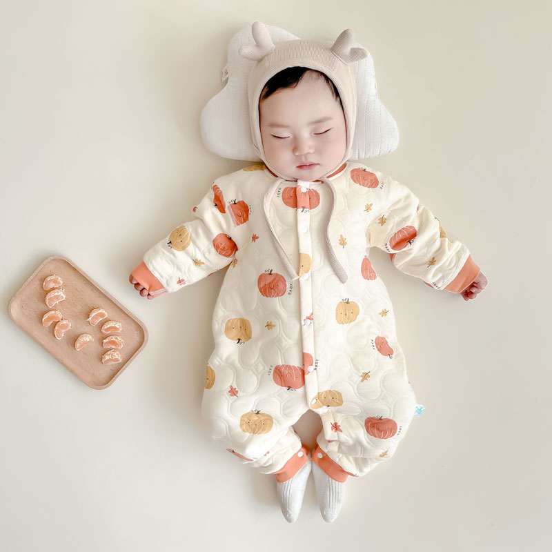 空气棉新生婴儿夹棉连体衣服春秋款外出3-6个月宝宝春装薄棉保暖0