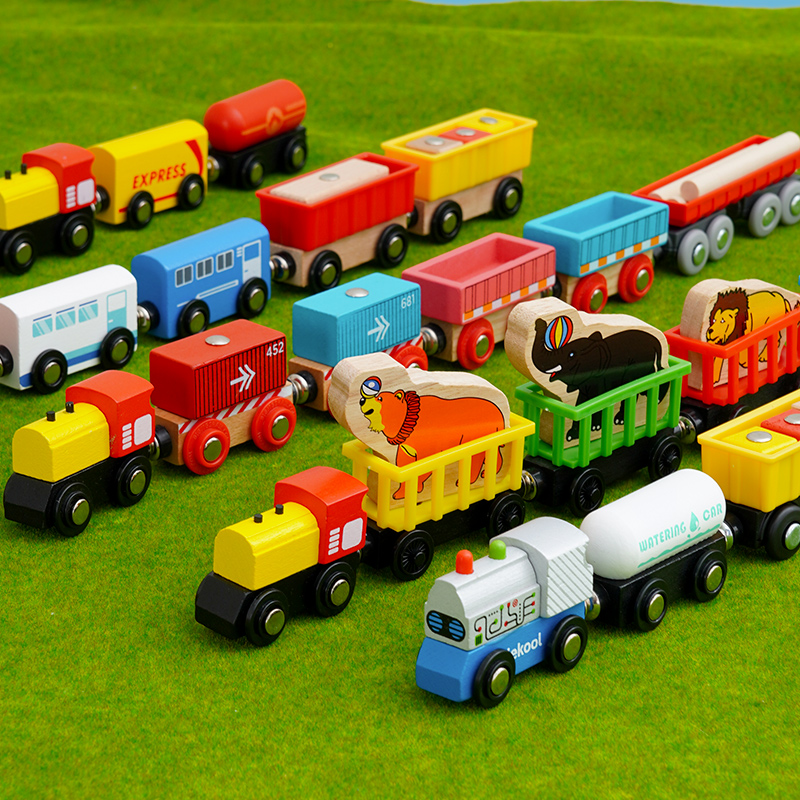 儿童小火车头玩具木制质小车轨道滑行车磁性车头车厢兼容木质轨道