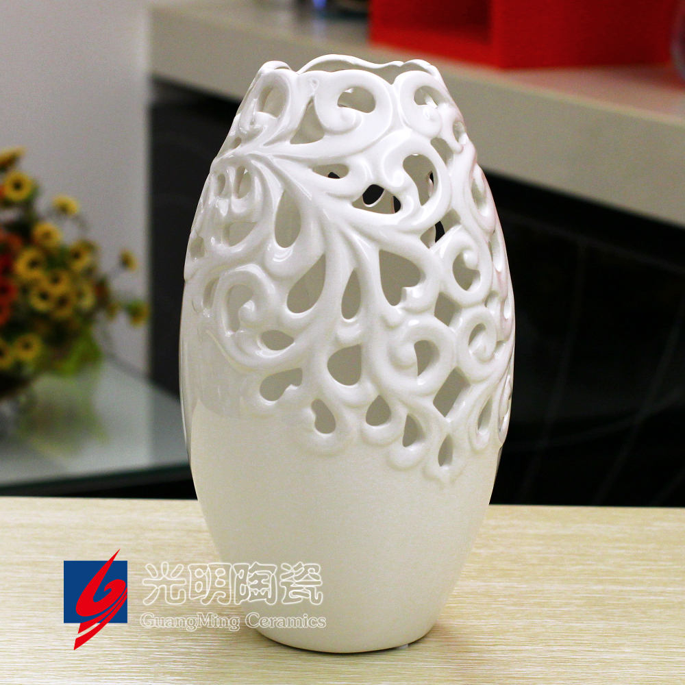 欧式时尚镂空白色陶瓷花瓶花器现代简约家居装饰品客厅创意摆设件