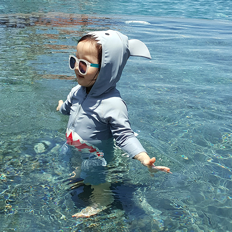 三亚新品儿童男童宝宝鲨鱼连体防晒防紫外线婴儿保暖温泉游泳衣潮