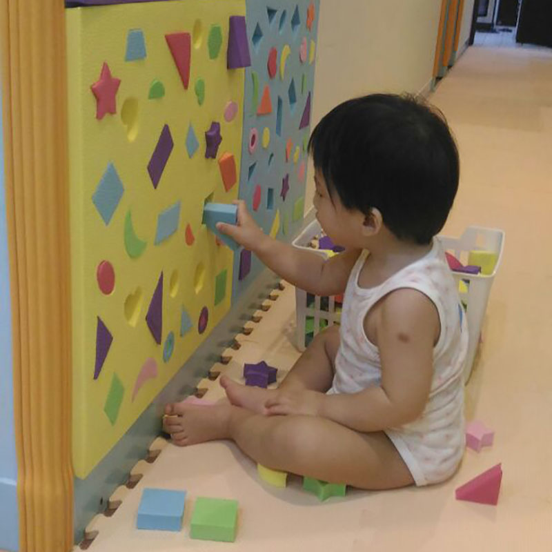 幼儿园墙面EVA游戏配对儿童拼图益智几何积木图形家用老人玩具3