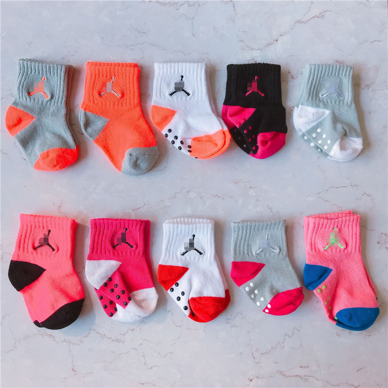 宝宝纯棉短袜春秋夏季0-1岁Q8儿童彩色新生儿婴儿小童防滑运动袜